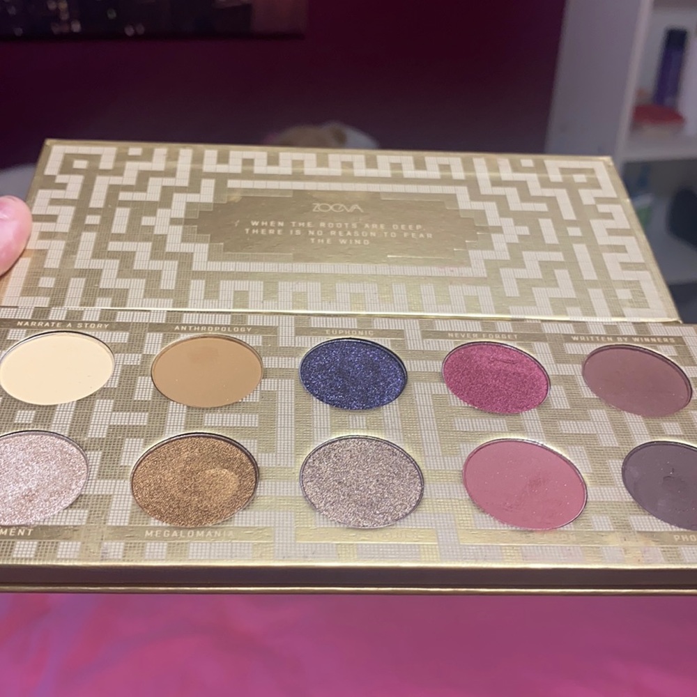 Zoe’s Heritage eyeshadow palette